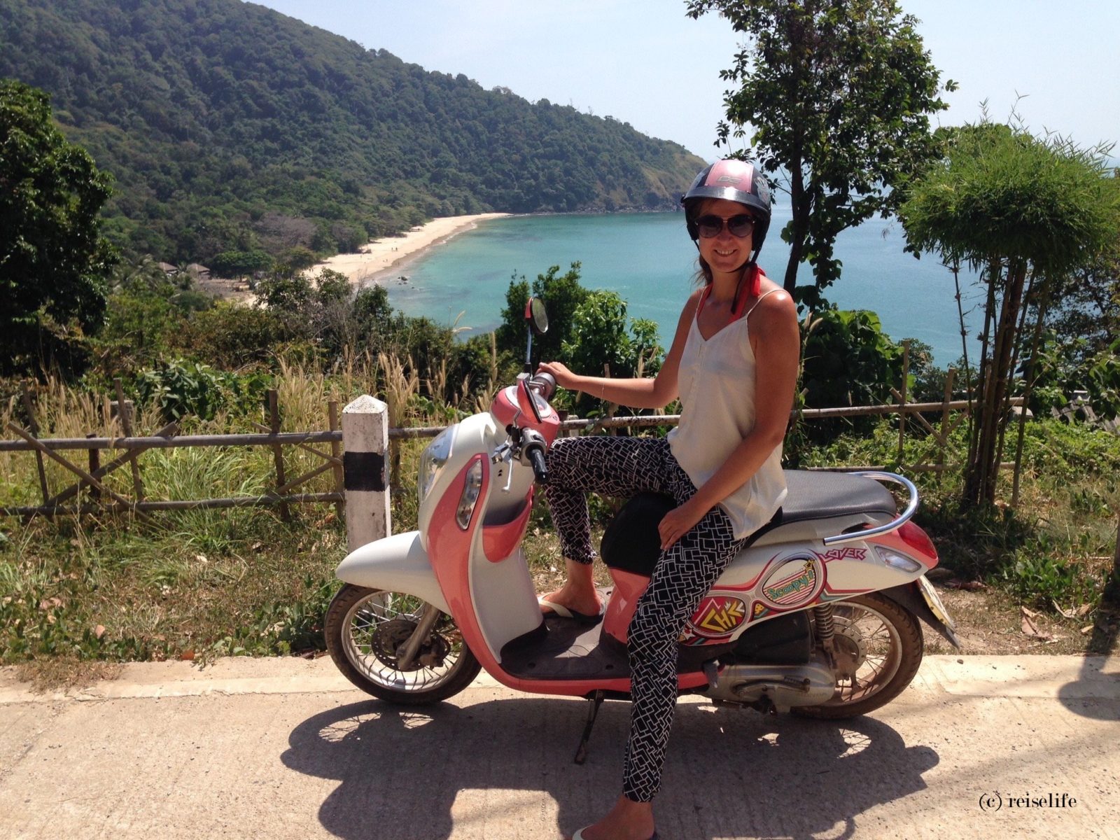 Thailand, Koh Lanta mit dem Motorroller