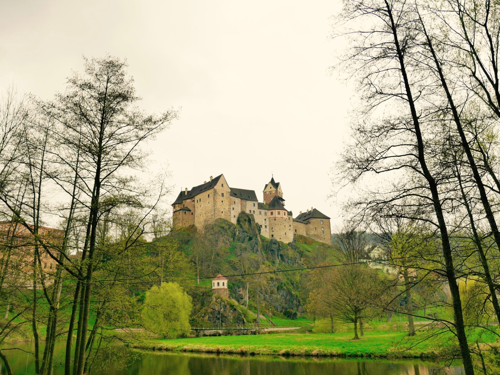 Urlaub in Tschechien. Burg Loket. Drei Ausflüge in die Umgebung von Karlsbad.