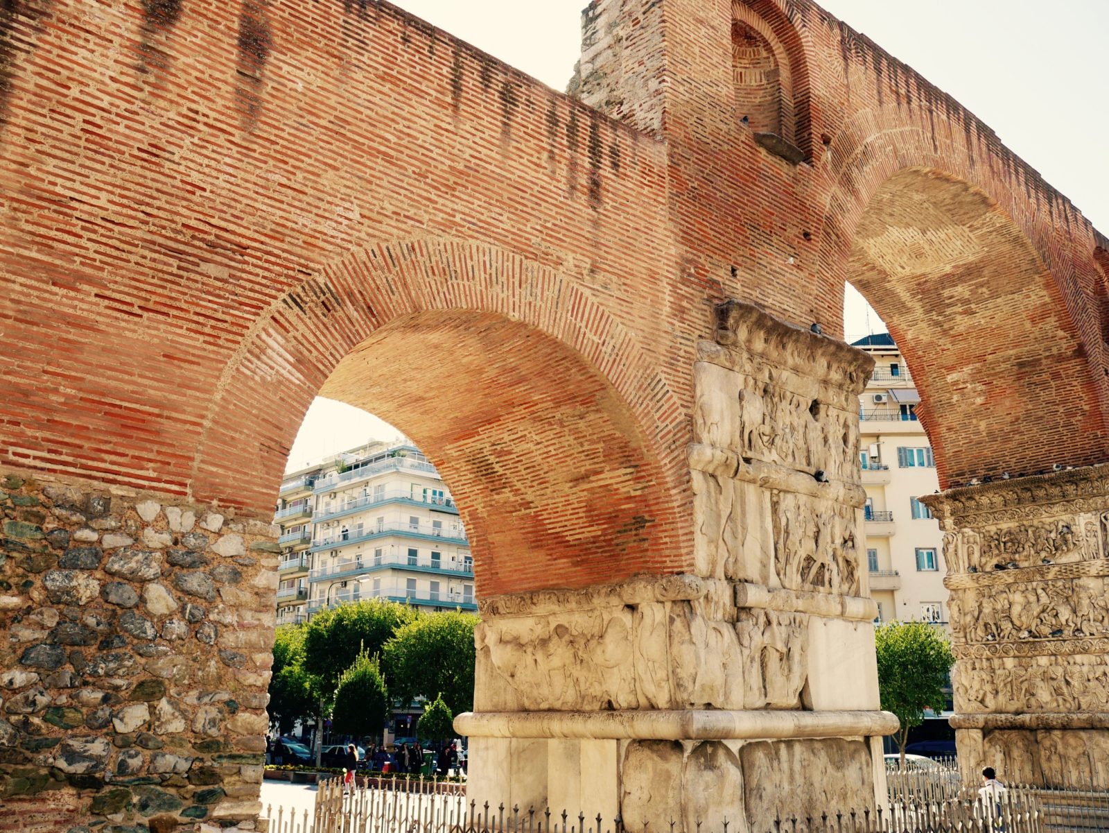 Thessaloniki Sehenswürdigkeiten: White Tower, Schirmskulptur, Agia Sophia und vieles mehr!