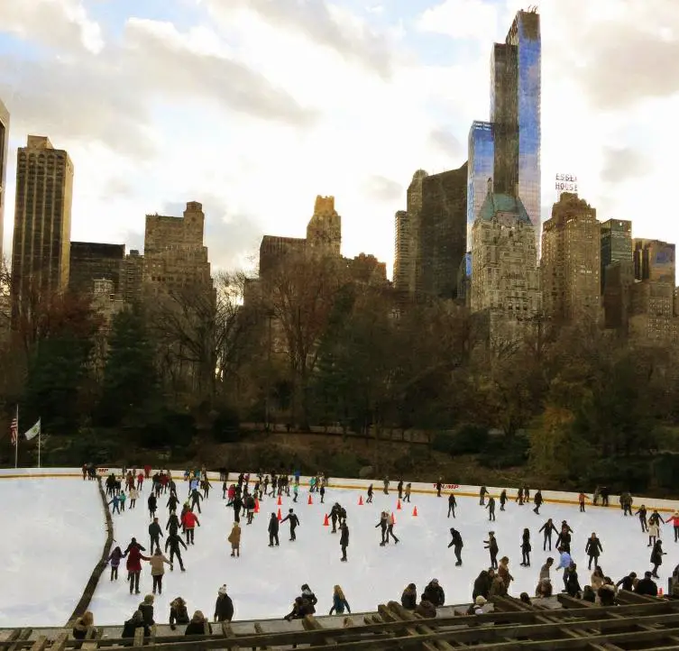 Ein Traum im Winter: Schlittschuhlaufen in New York