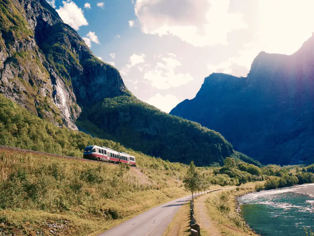 Mit dem Zug durch Norwegen selbst buchen