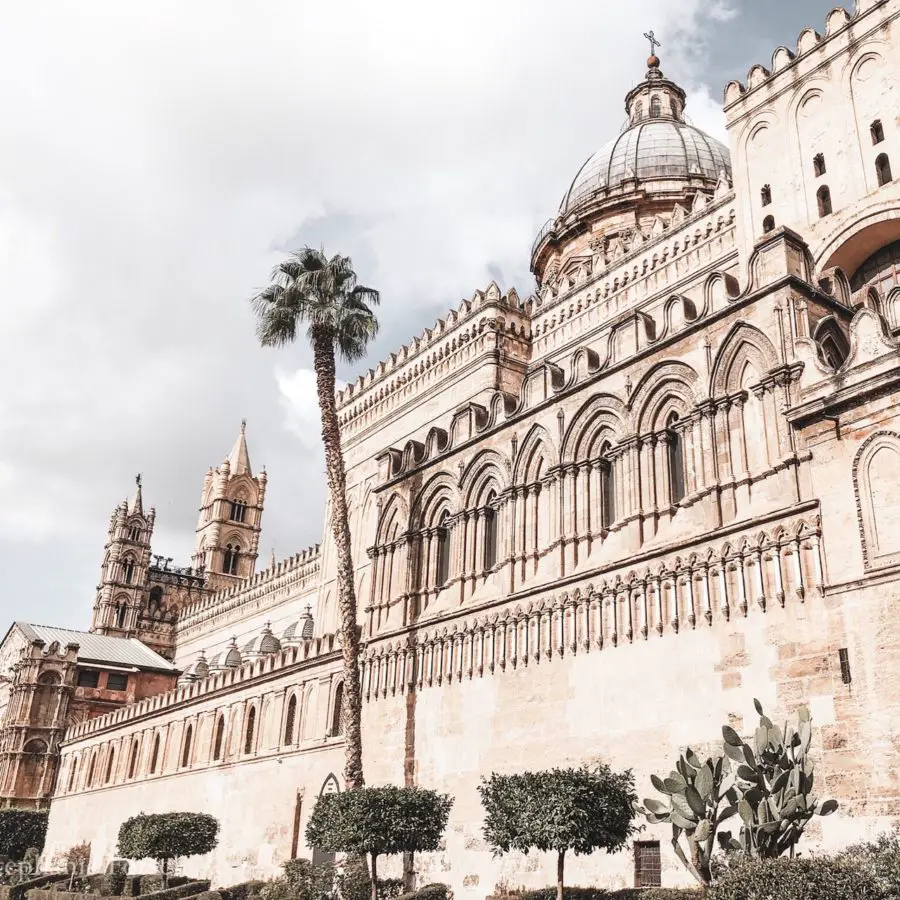 Eine der schönsten Palermo Sehenswürdigkeiten ist die Kathedrale.