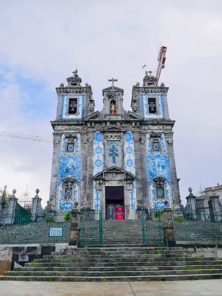 Die Kirche de Santo Ildefonso in Porto von außen