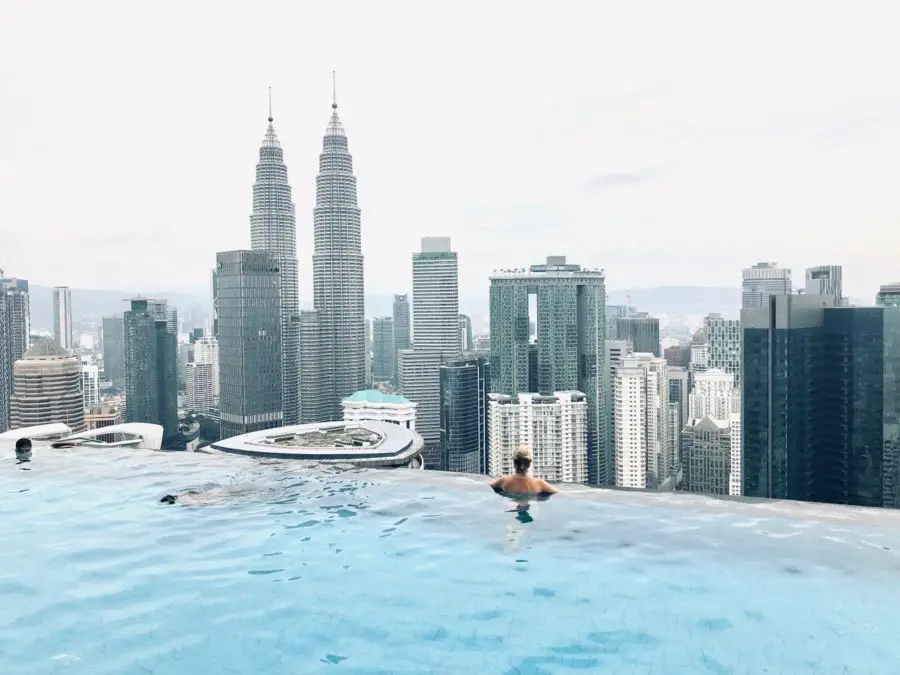 Über den Dächern – Der schönste Kuala Lumpur Dachpool!