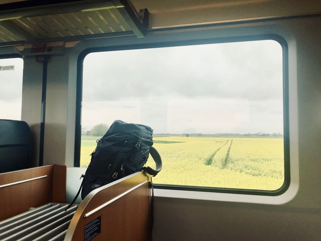 Der Zug nach Sylt auf dem Hindenburgdamm