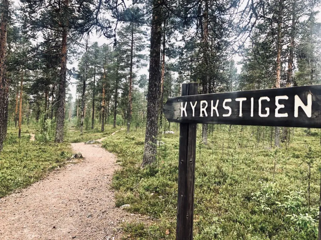 Kyrkstigen Wanderweg in Schweden. Perfekt für deine Schweden Rundreise.