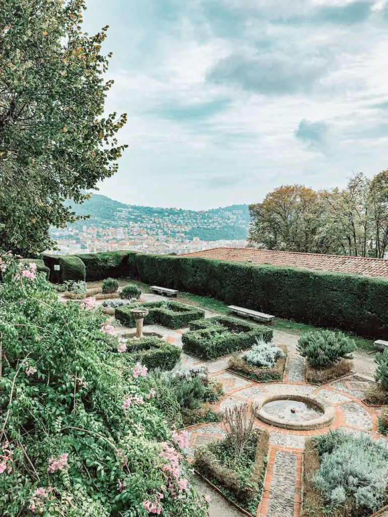 Ein toller Blick auf Nizza vom Jardin du Monastère de Cimiez