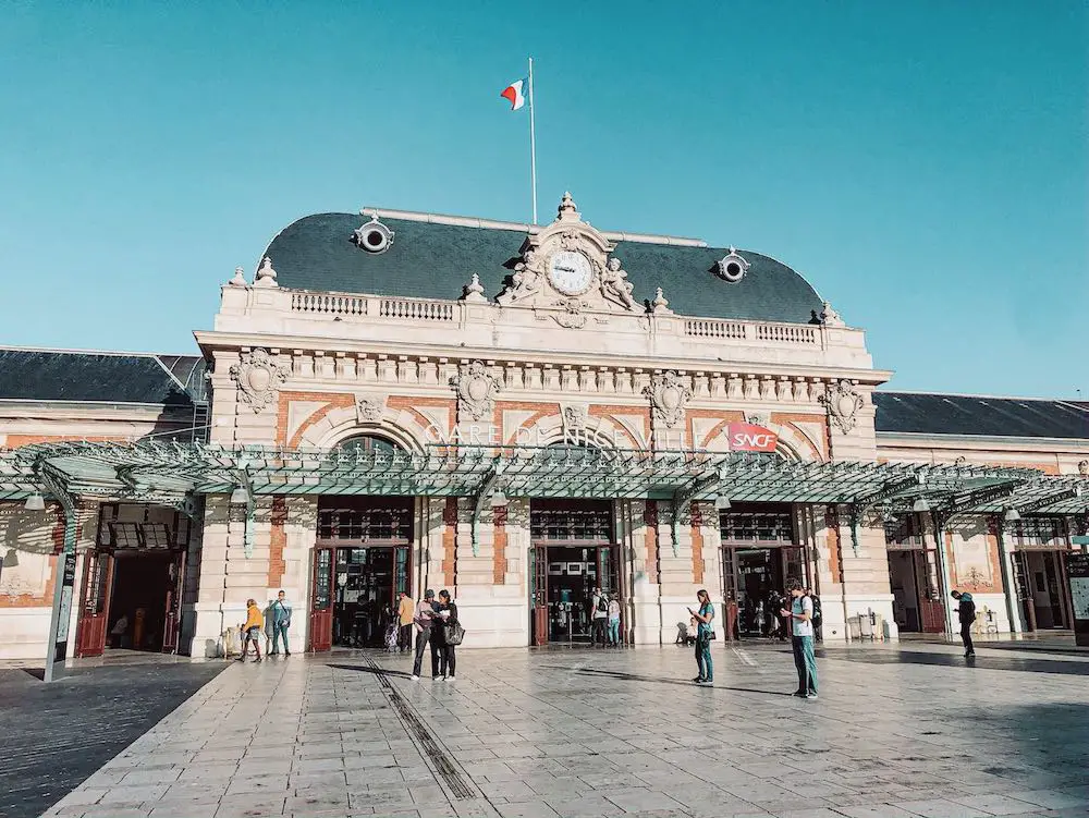 Blick auf den Nizza Bahnhof - Start der Zugfahrt mit der Tendabahn!