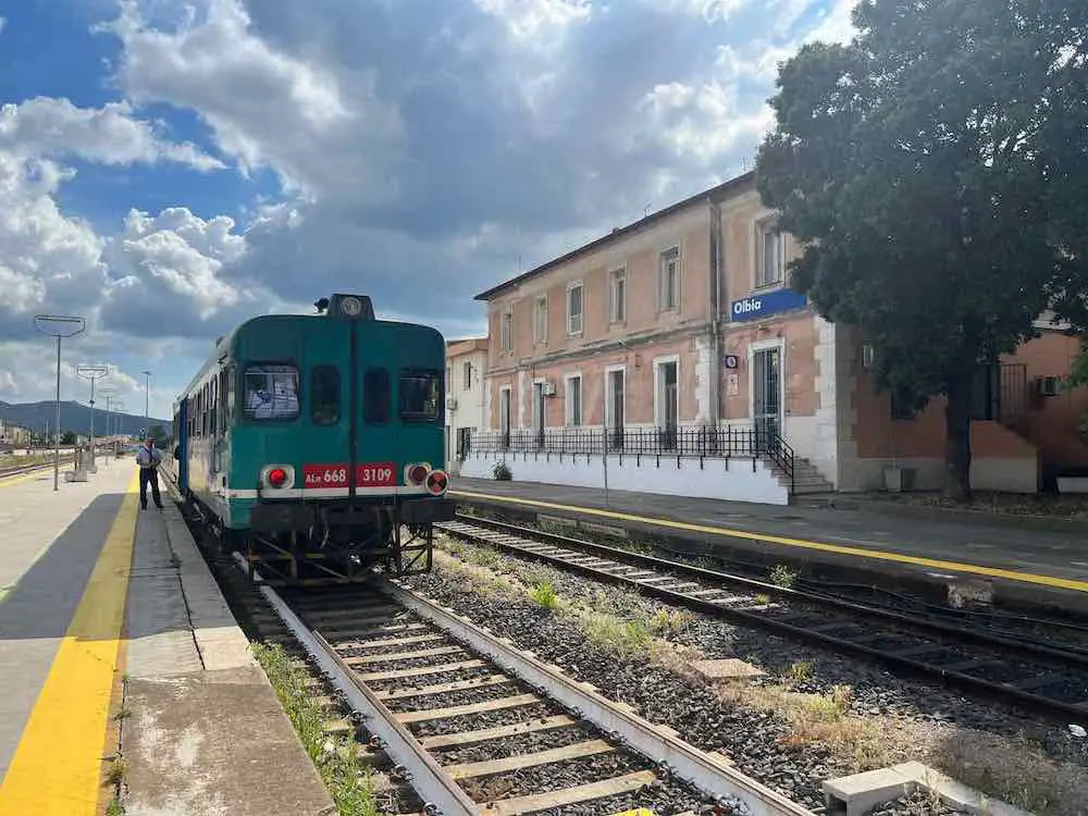 Sardinien Züge - 1 Woche Sardinien Zugreise in 3 Etappen