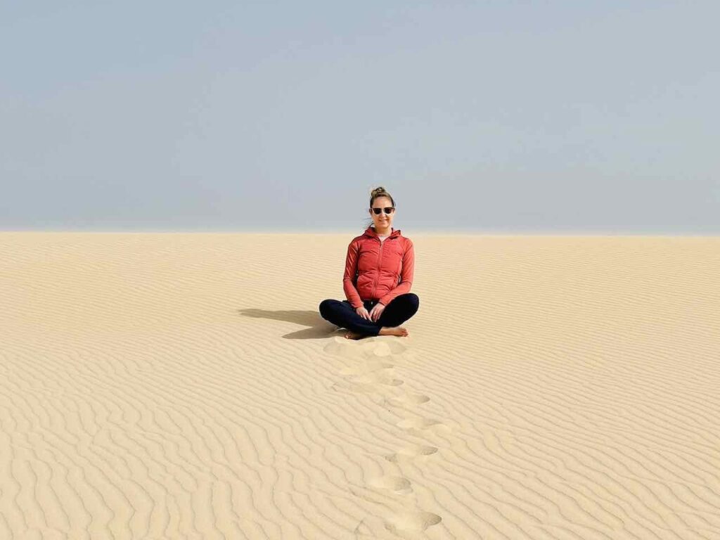 In den Sanddünen von Fuerteventura mit feinem Sand