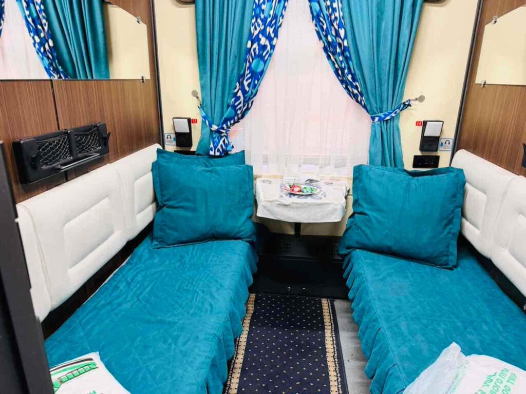 Private Doppelkabine im Nachtzug in Usbekistan